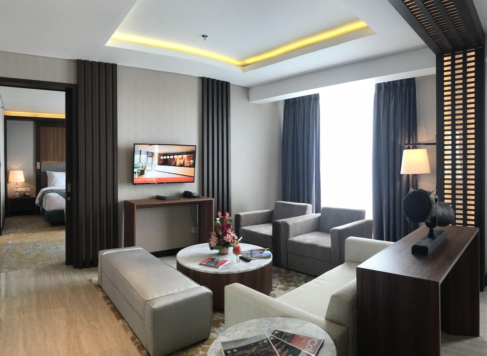Swiss-Belhotel Papua Jayapura Exterior photo
